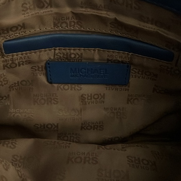 Blue Michael Kors purse with gold hardware - Picture 3 of 4